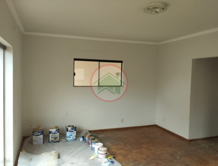 Aluga-se Casa em TRÊS MARIAS Avaré. Foto 5